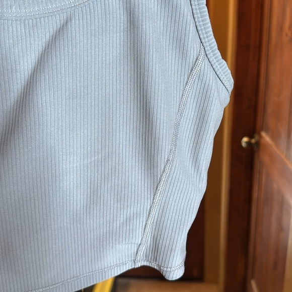 Yogalicious Lux Grisaille Gray Streamline Rib Contour Crop Tank Top Size Medium - Picture 5 of 7